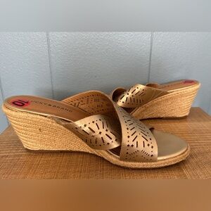 New- lucky brand platform sandals size 10
